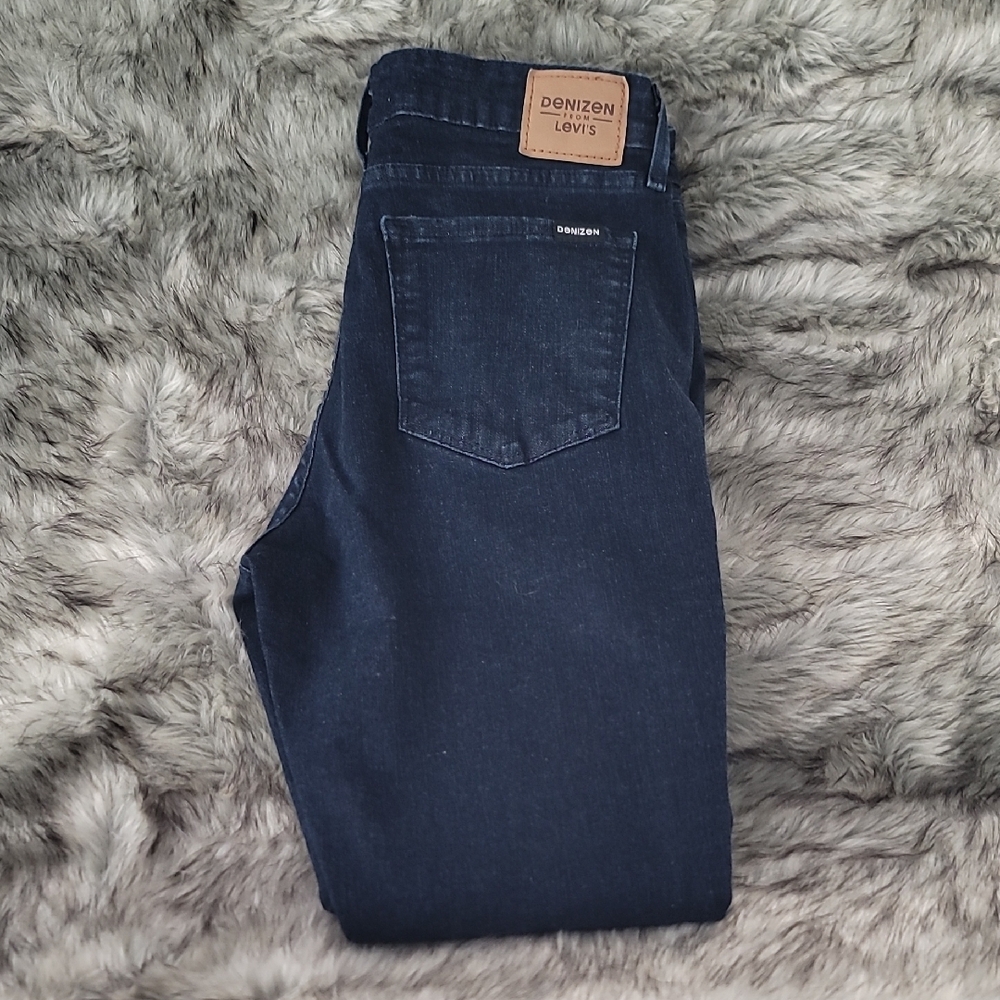 Denizen from Levi's Dark Blue Women's Skinny Jeans - Picture 7 of 7